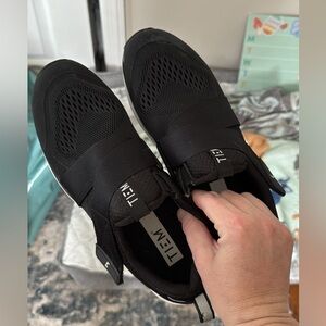 T.I.E.M. Black Cycling Shoes